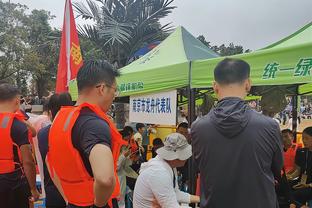 滕哈赫：球队展现出了个性，什么样的队伍能挺过这么多挫折？